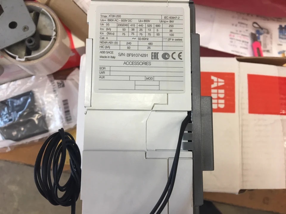 오리지널 ABB 플라스틱 케이스 스위치 부품 XT3N250x 200-2000 3P/4P 신