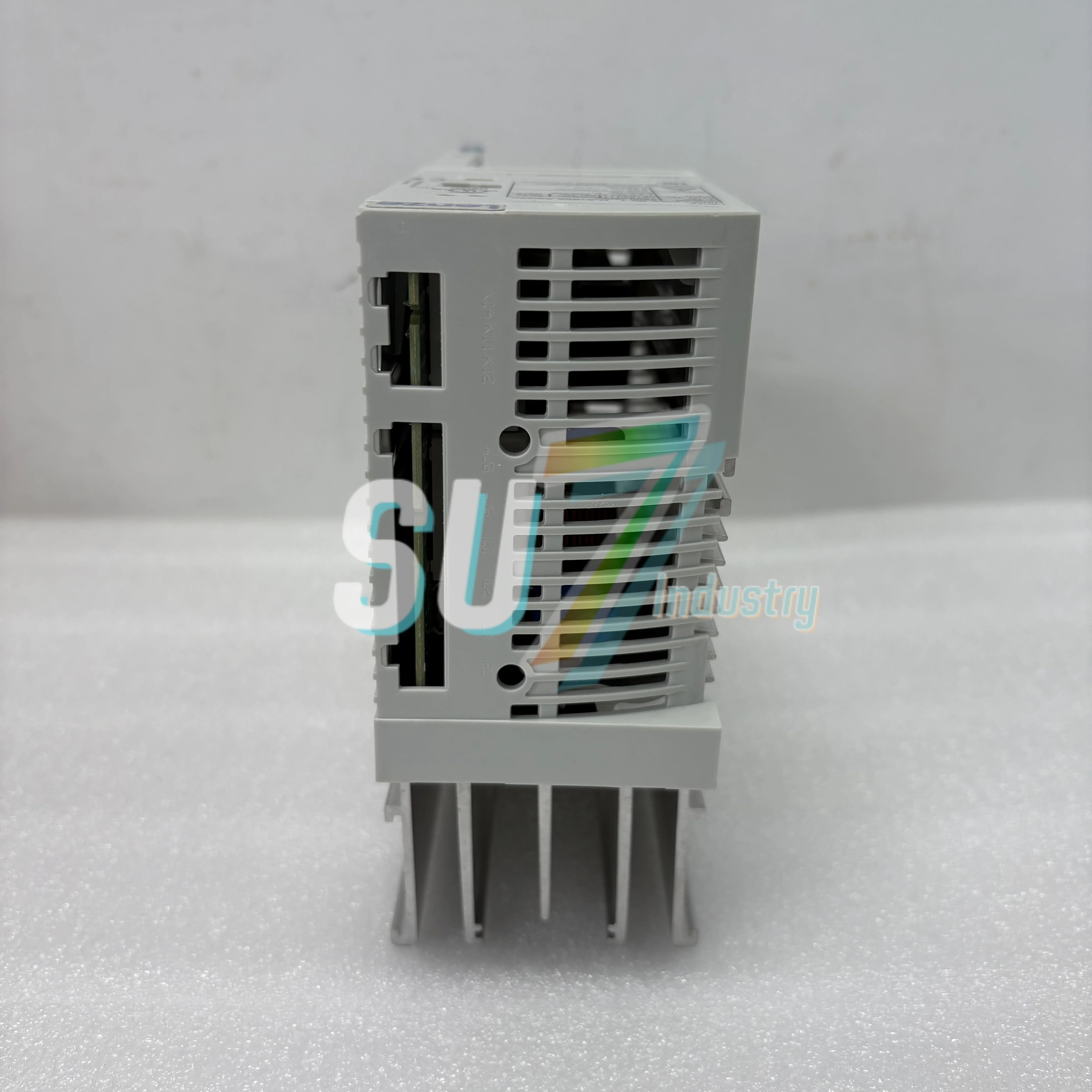 주파수 변환기 E82EV751K2C E82EV751K2C200 E82EV751K4C040 E82EV751K4B040 E82EV751K4C