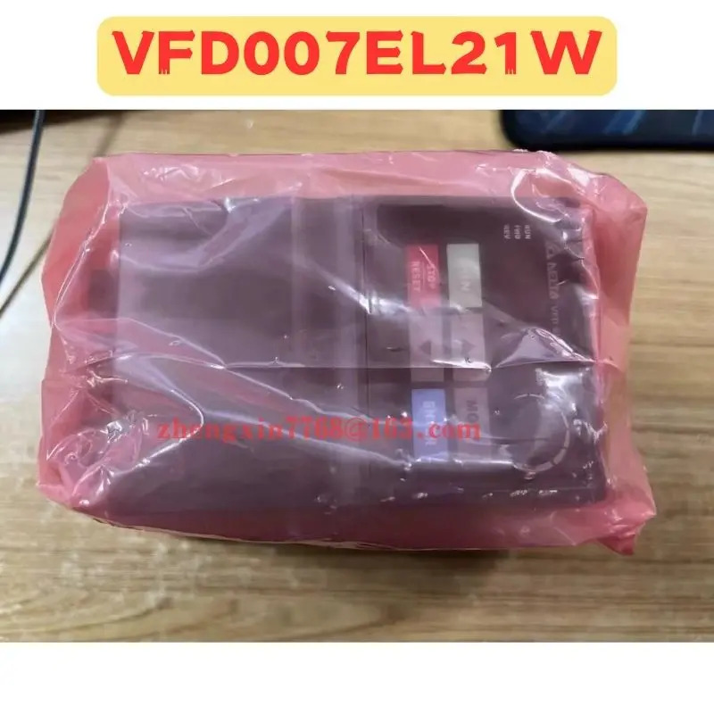 오리지널 주파수 변환기 VFD007EL21W 신