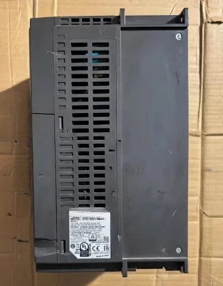 VFD185CP43B-21 인버터 380V-18.5KW 리퍼 기능이 좋습니다.