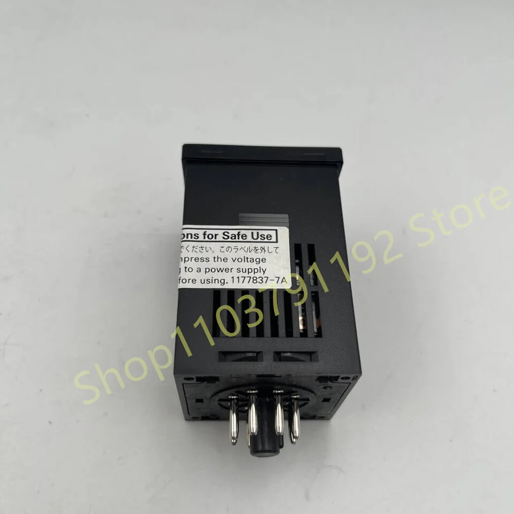 시릴레이 12-24VDC/VAC H5CX-L8D-N