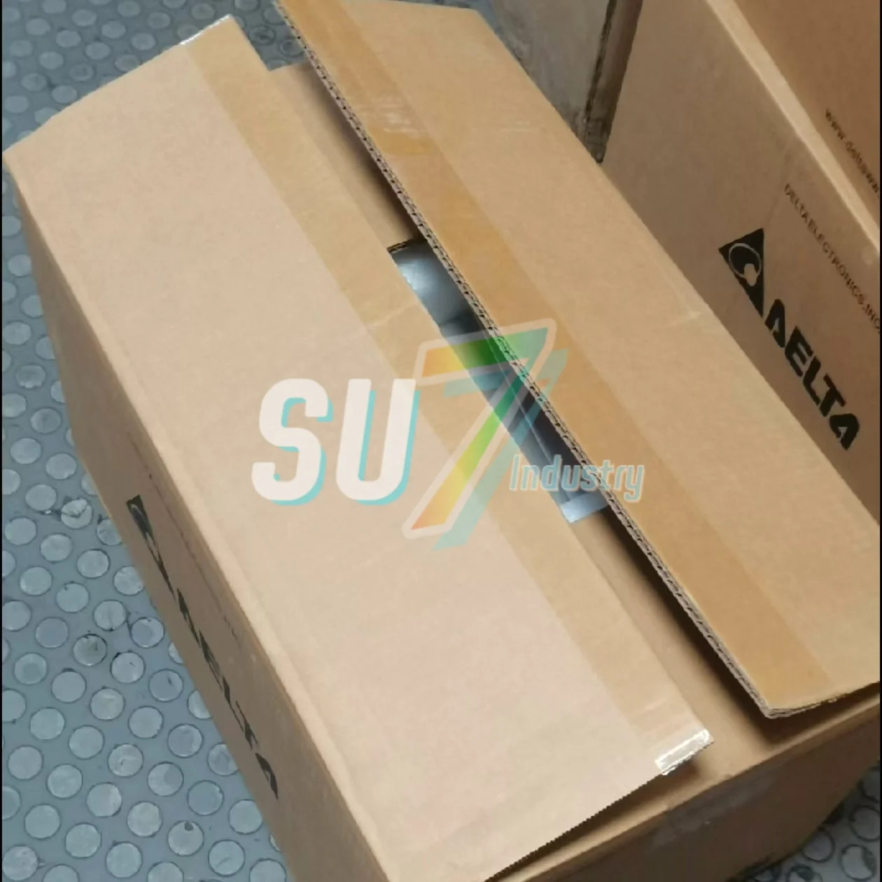 주파수 변환기 VFD040CP43A-21 VFD055B23A 새