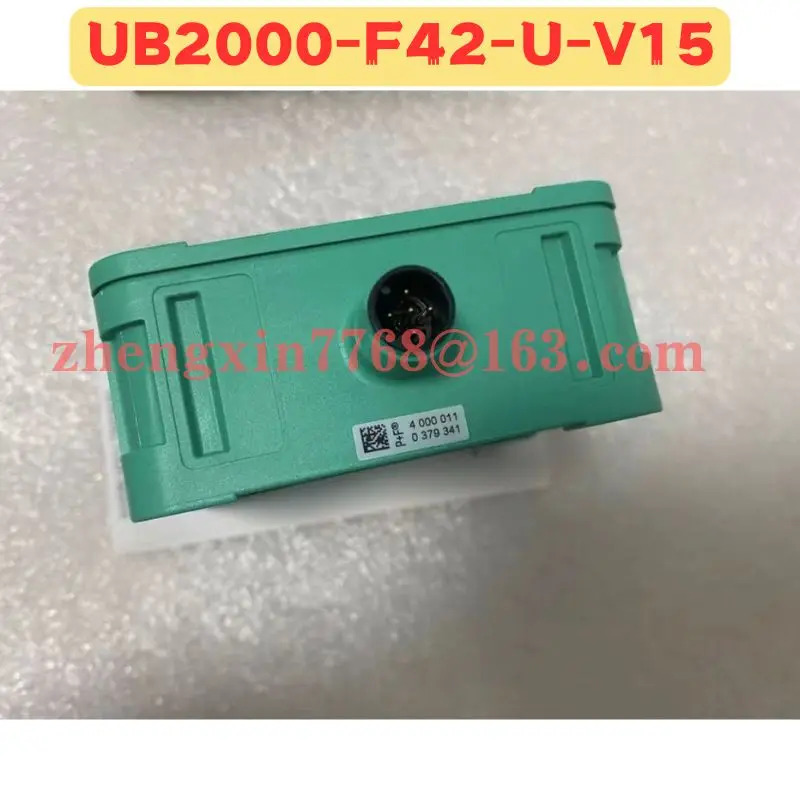 오리지널 UB2000-F42-U-V15 초음파 센서 UB2000 F42 U V15