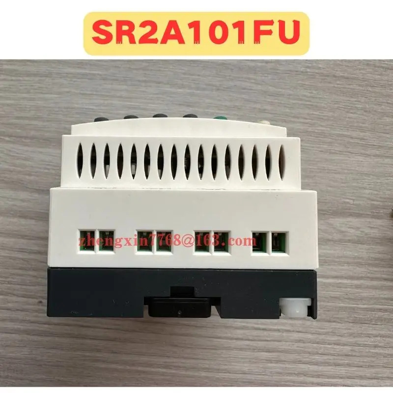 로직 컨트롤러 SR2A101FU SR2 A101FU 신