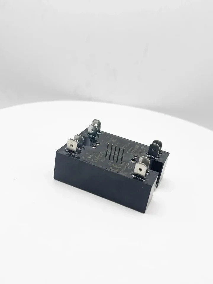 4 극 솔리드 스테이트 릴레이 SCQ842060 cryom TD2420Q