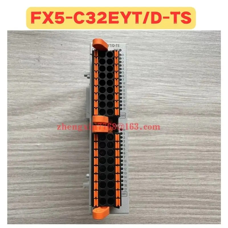오리지널 FX5-C32EYT/D-TS FX5-C32EYT D-TS 모듈 신