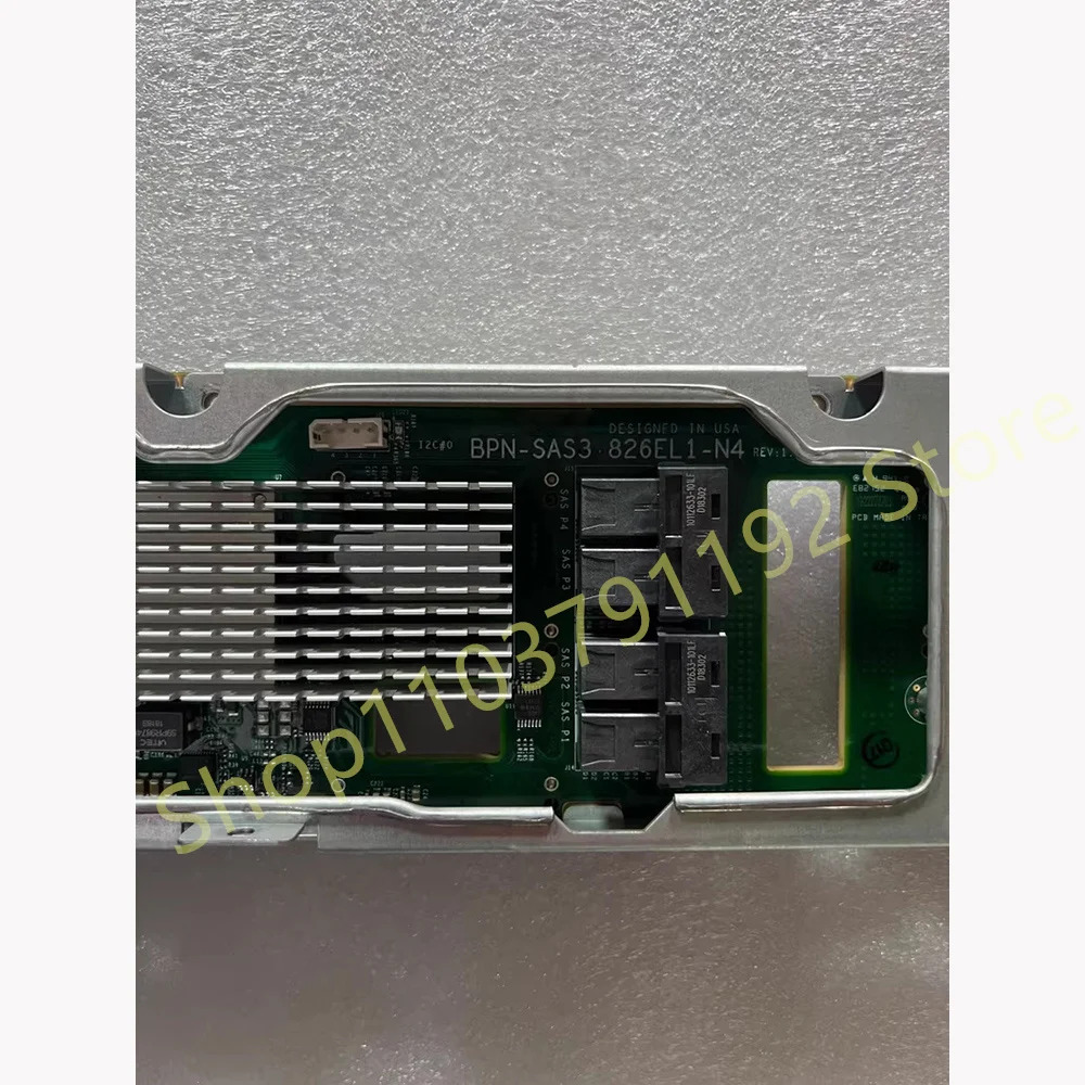 3.5인치 12 백플레확장 백플레BPN-SAS3-826EL1-N4