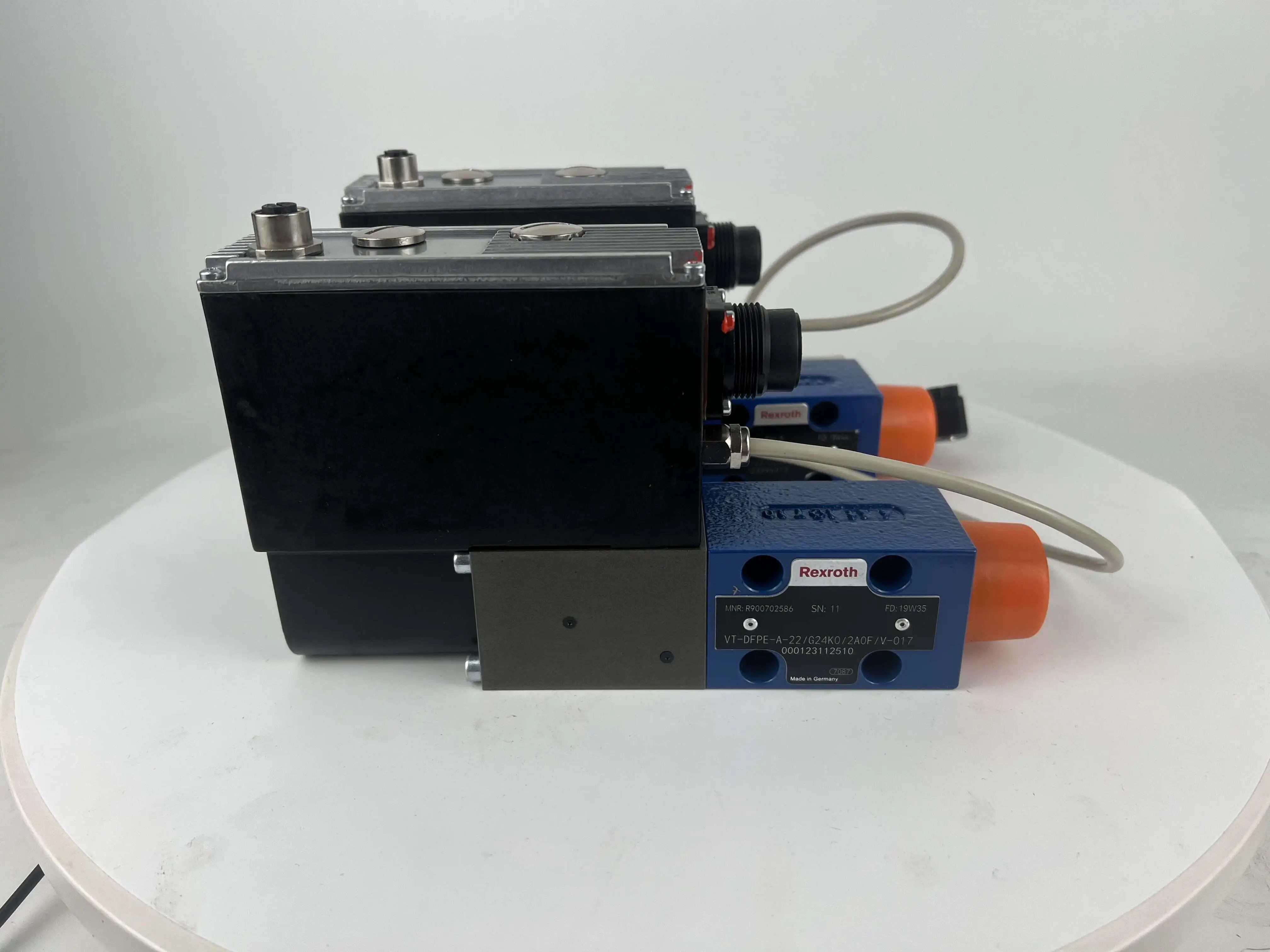 VT-DFPE/DFP/DFPN 시리즈 R 900703811  VT-DFP-A-2X/G24K0/0/V VT-DFPE-A-22/G24K0/0A1V/V-014 직동식 비례 방향 밸브