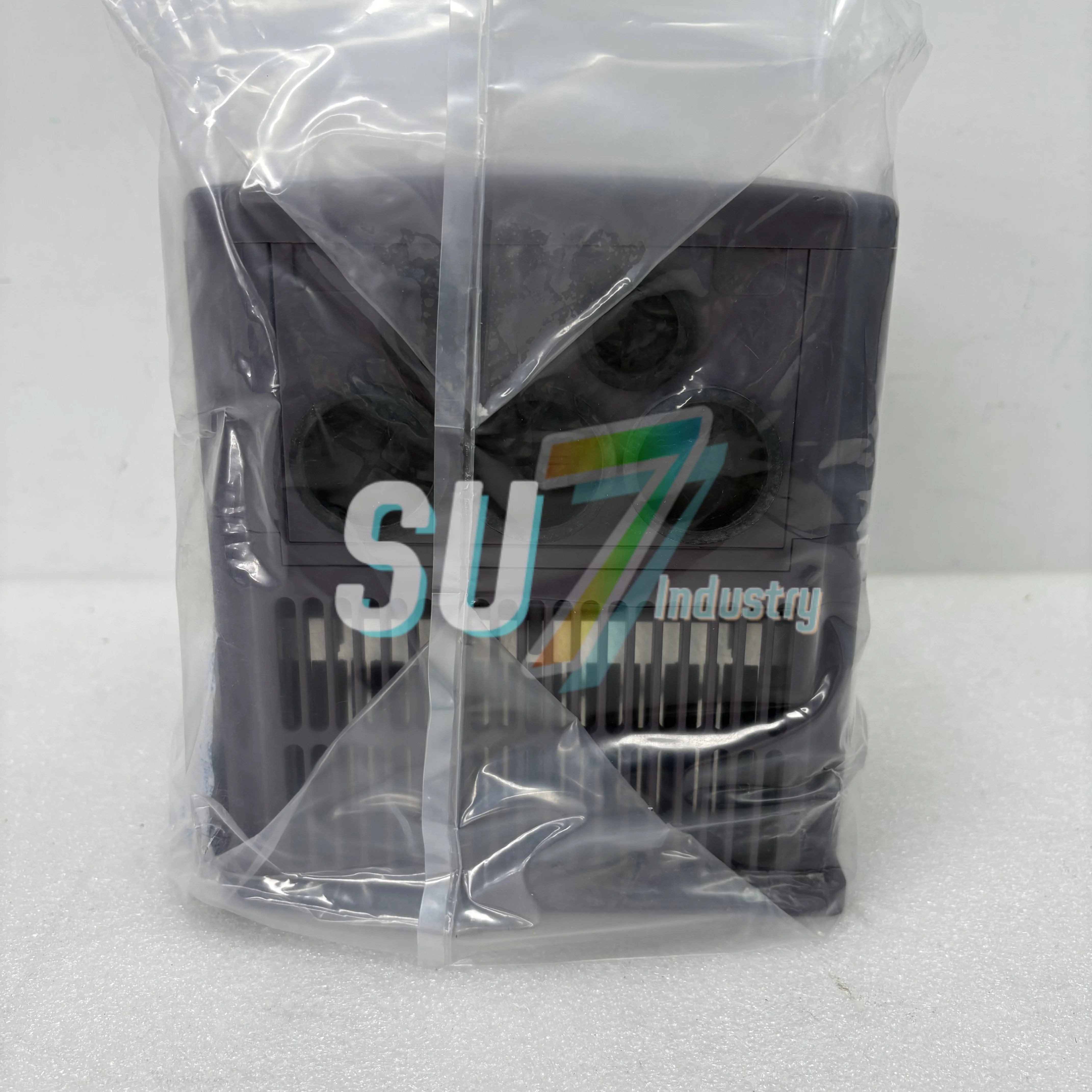 변환기 새 CHF100A-004G-5R5P-4