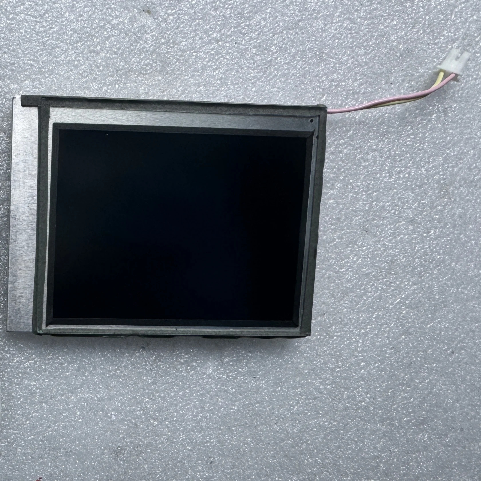 LM038QC1T10