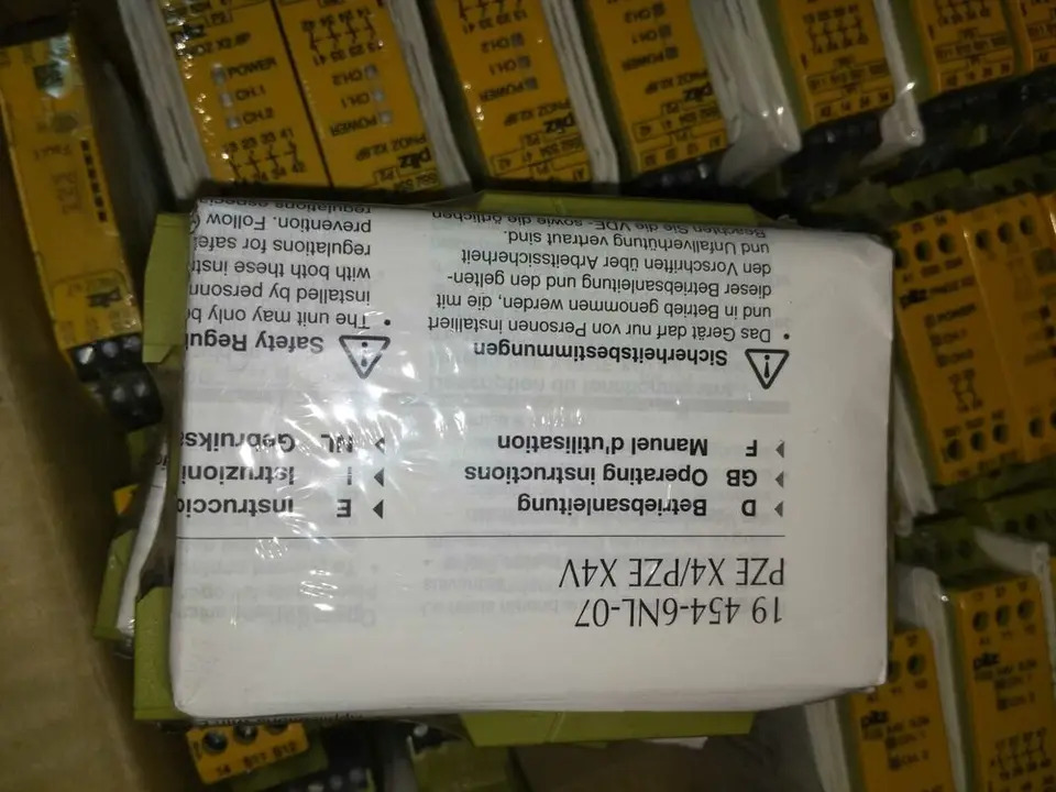 Pilz PNOZ M1P 773100 안전 릴레이 신