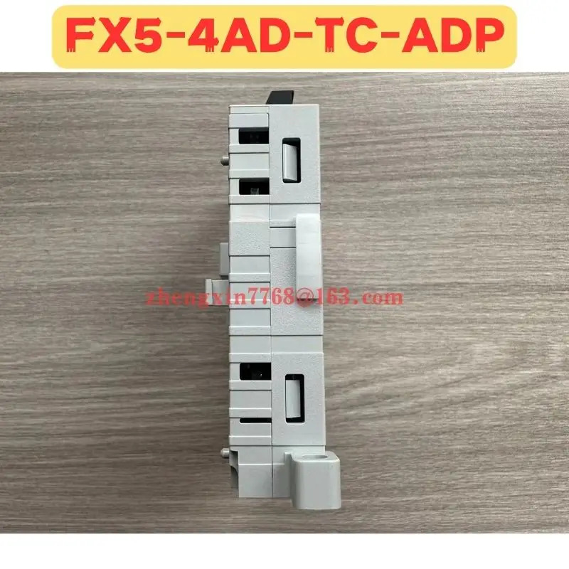 리퍼 PLC 모듈 FX5-4AD-TC-ADP FX5 4AD TC ADP 정상 기능 완료