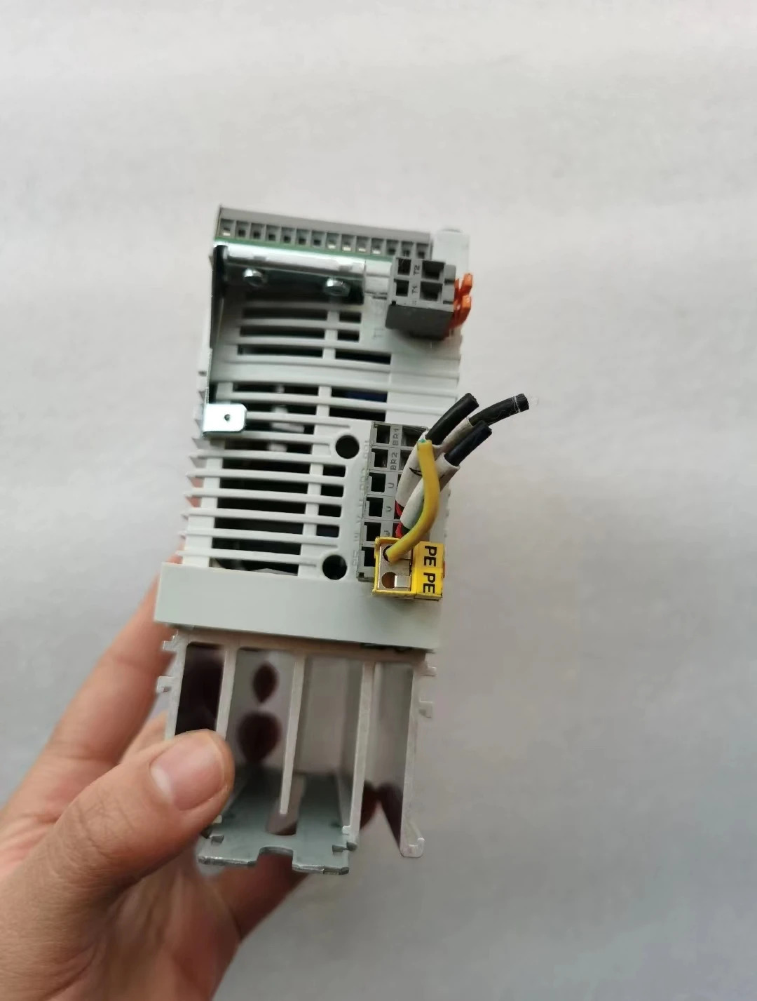 E82EV3712C 리퍼 인버터 0.37kW/220V 기능 작동 OK