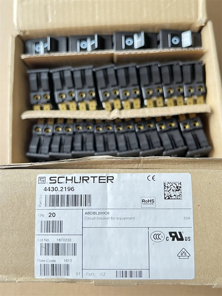 SCHURTER 회로차단기 스위치 4430.2196 TA45-ABDBL200C0 20A