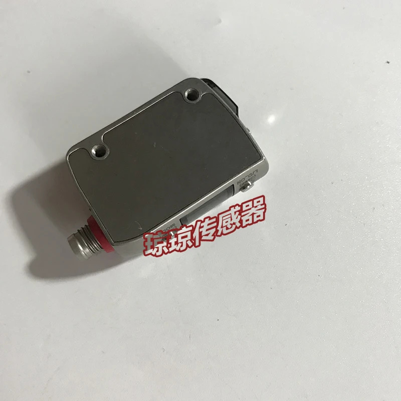 LR-ZB100CN KEYENCE 레이저 센서 포장