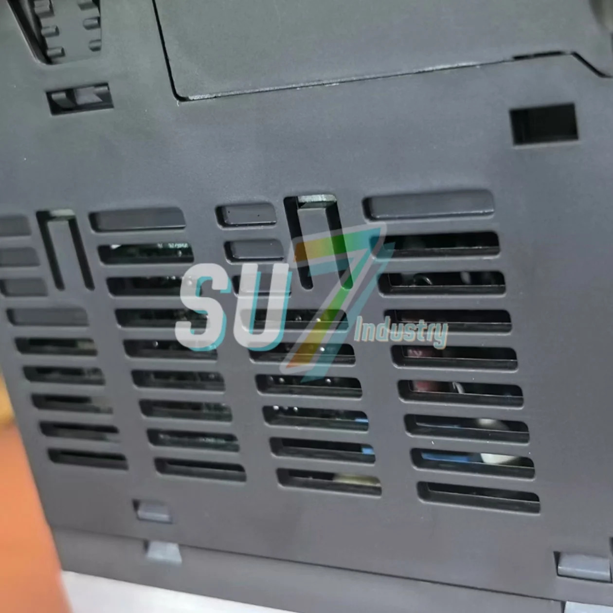 VFD1A5MS43ANSAA 주파수 변환기 원본