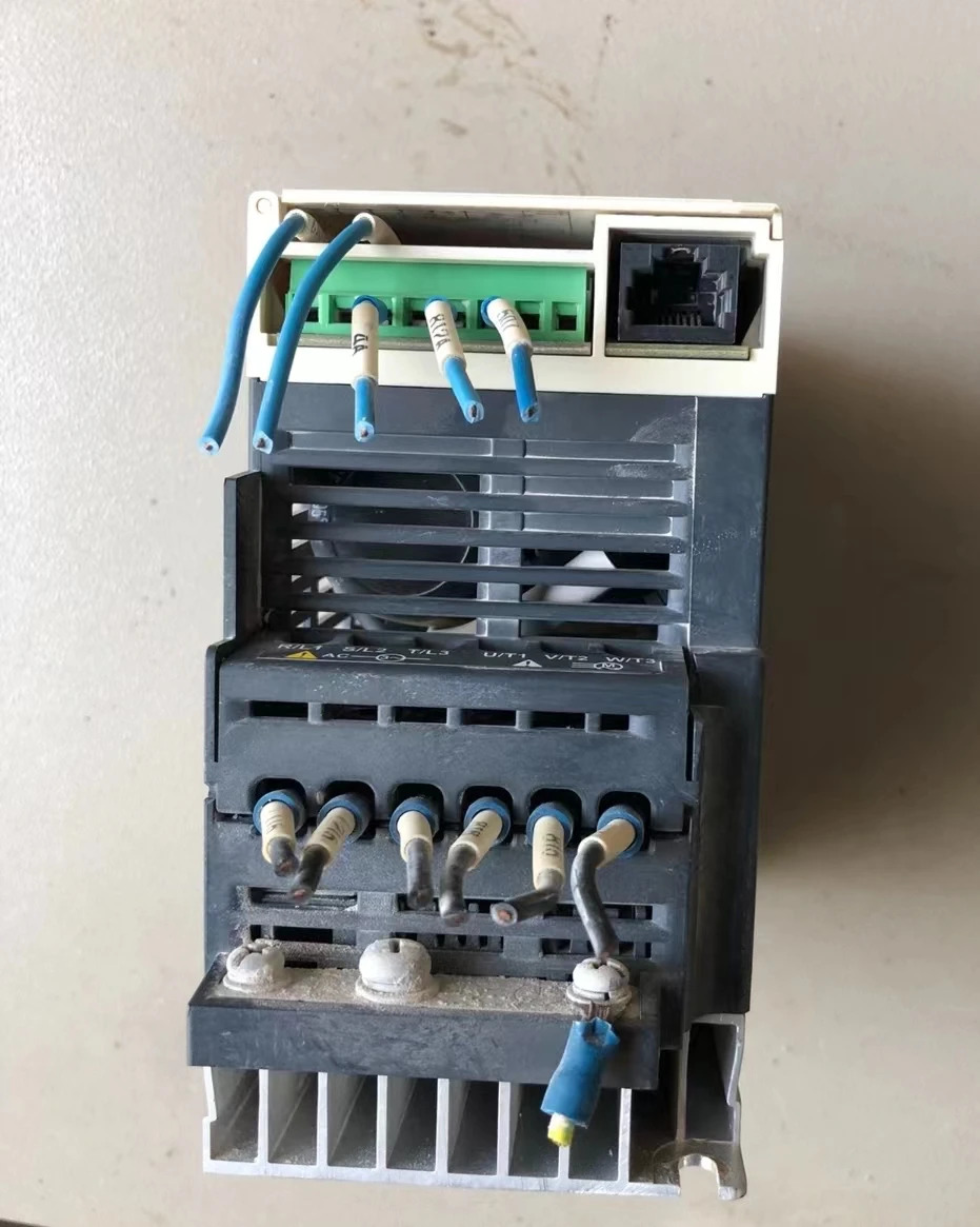 ATV303H037N4 리퍼 인버터 0.37kw-380/460v 기능 OK