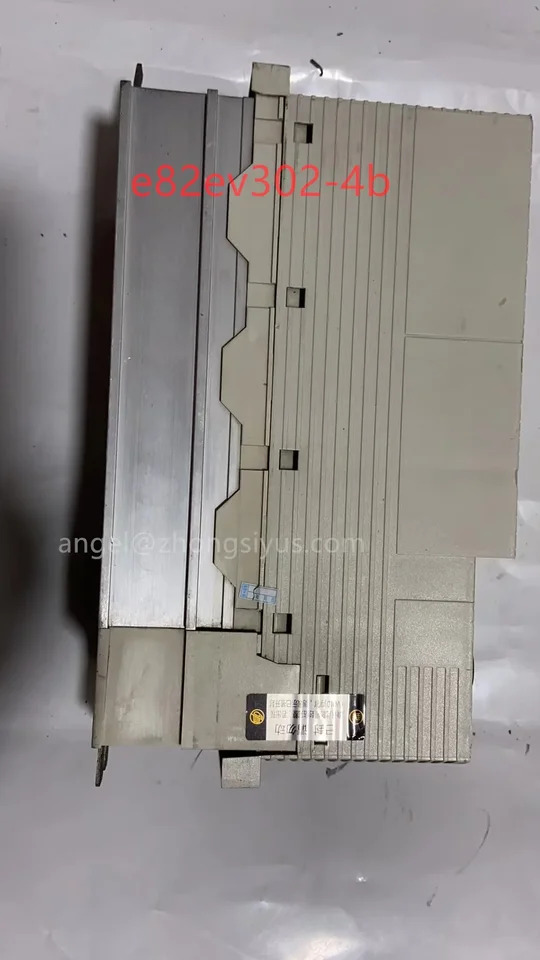 E82EV302-4B e82ev302-4b 인버터 포장 상태