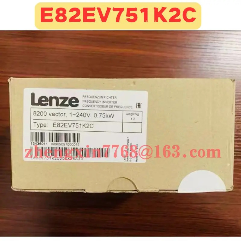 오리지널 E82EV751-2C 주파수 변환기 E82EV751K2C