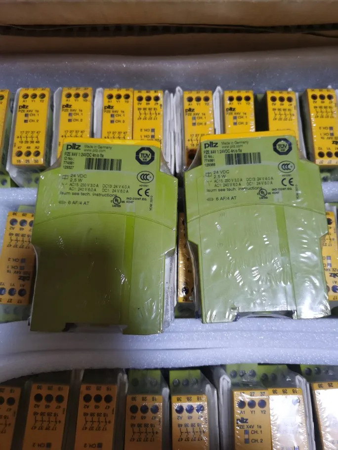 PILZ PZE X4V 3/24VDC 4n/o 안전 릴레이 774581/774580/774582