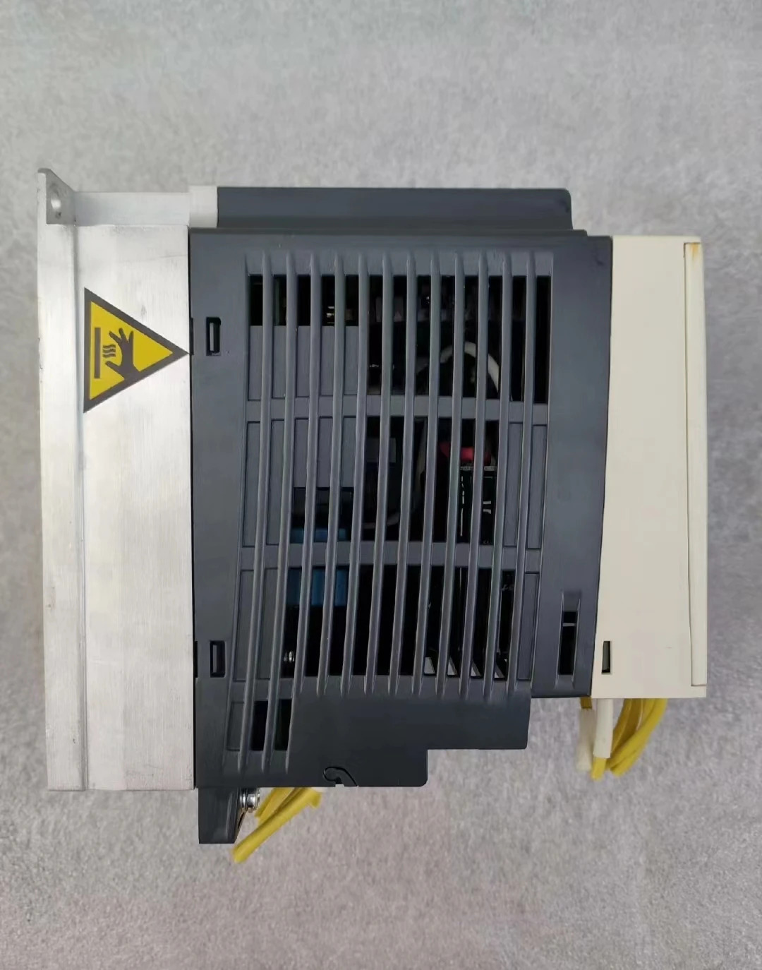 ATV303H075N4 리퍼 인버터 0.75kw-380/460v 기능 OK