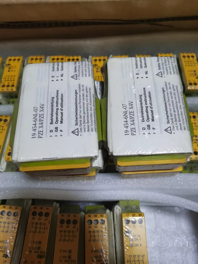 PILZ PZE X4V 3/24VDC 4n/o 안전 릴레이 774581/774580/774582