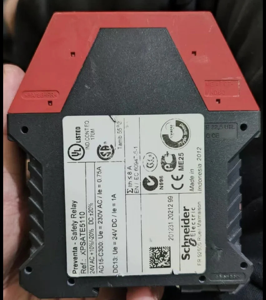 Used XPSATE5110 PNOZ safety relays