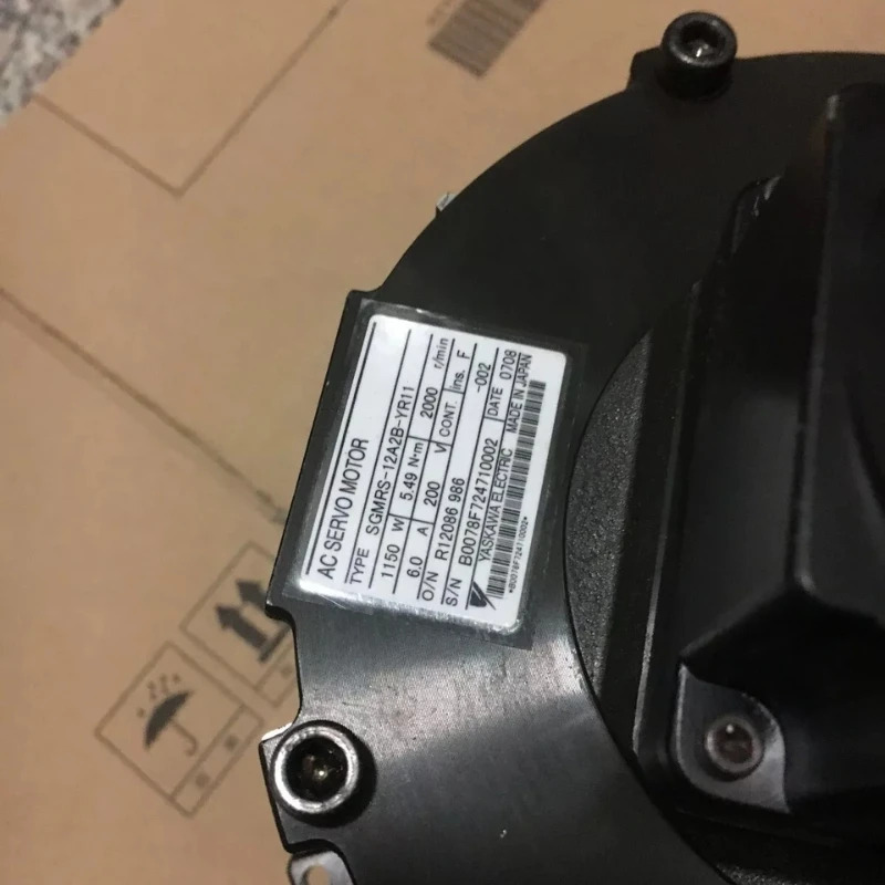 새 SGM호환RS-12A2B-YR11 야스카와 서보모터 UTSAE B17CLE