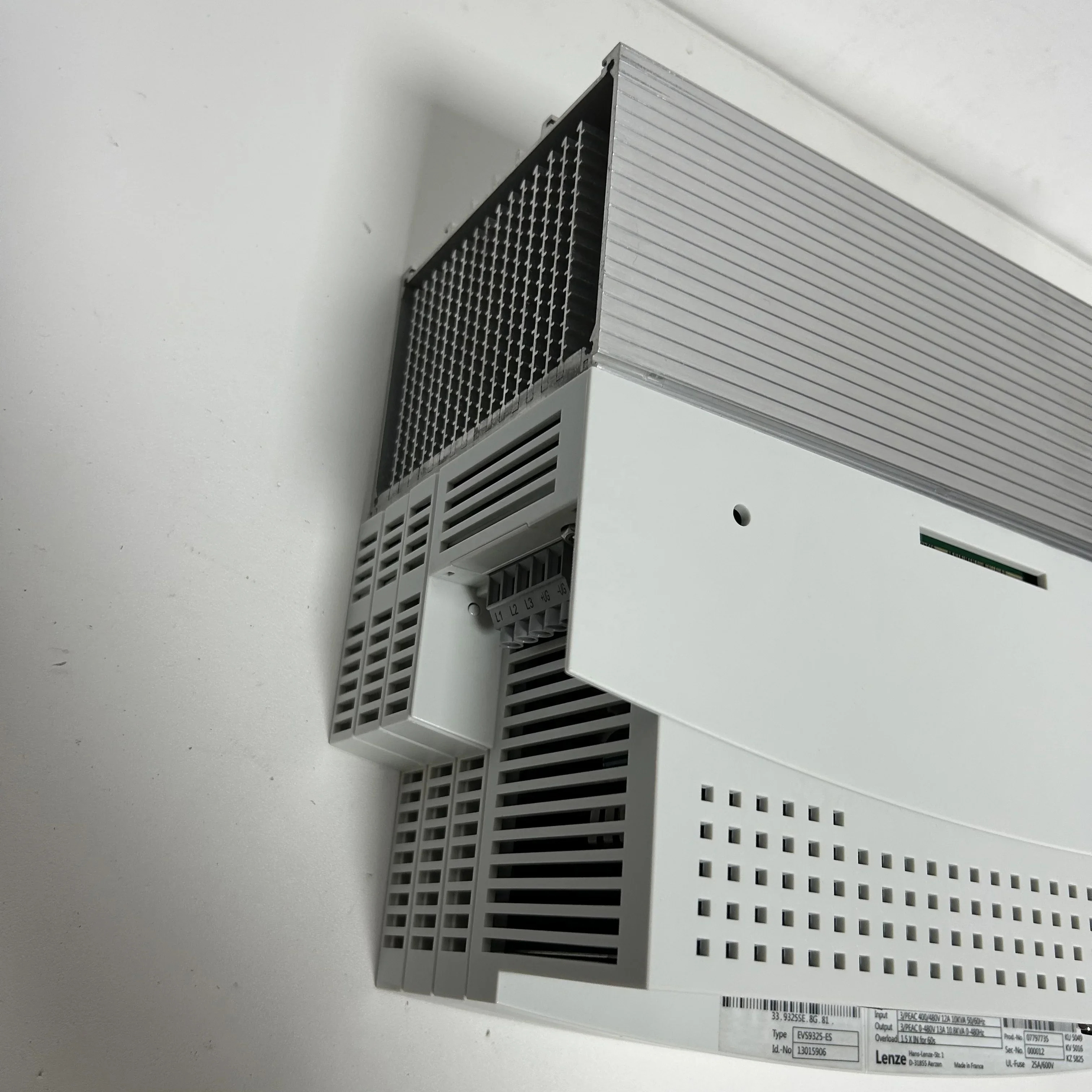 LENZE 9300 시리즈 VFD EVS9325-ES EVS9325-EP 원본 신규