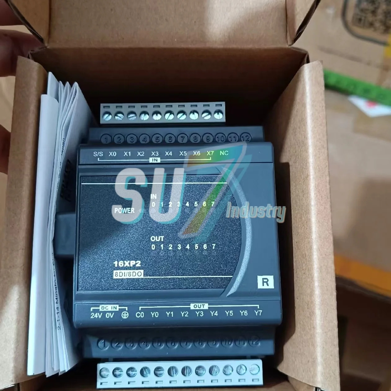 DVP16XP211R DVP16XP211T 새 PLC 모듈