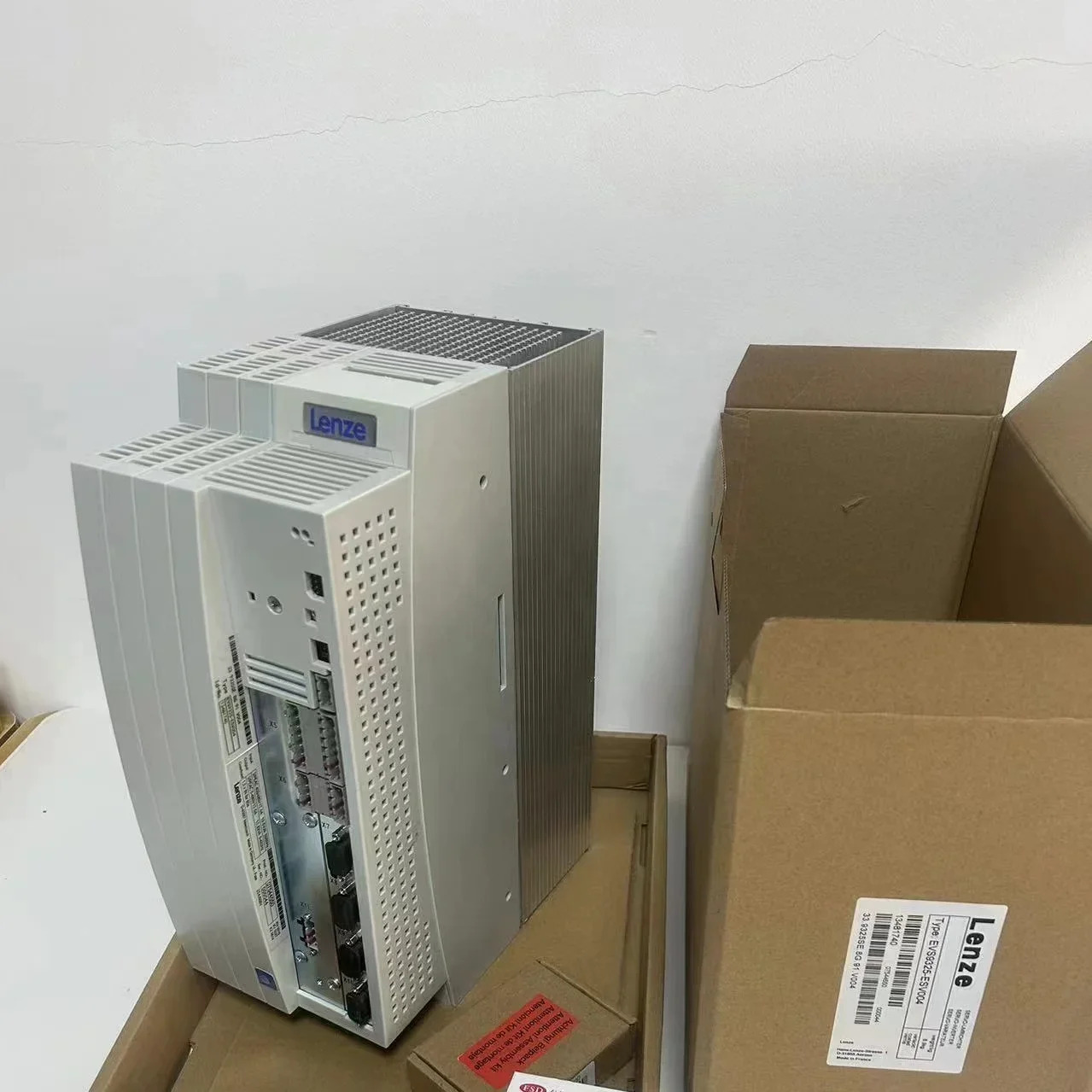 LENZE 9300 시리즈 VFD EVS9325-ES EVS9325-EP 원본 신규