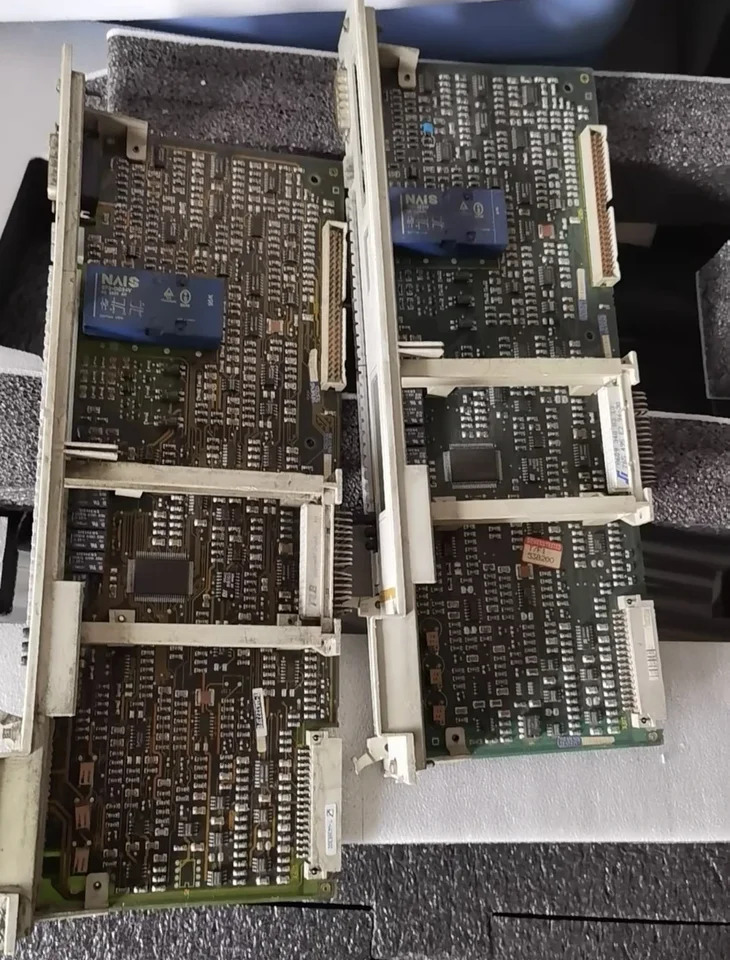 SIMODRIVE 611-D 루프 제어 플매트 카펫 러그 유닛 2 축 6SN1118-0DM21-0AA1