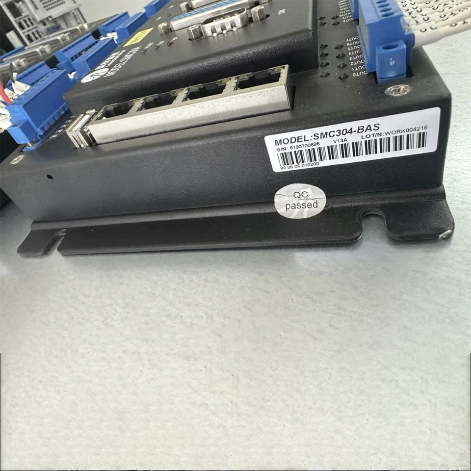 Leadtech 지능형 4 축 포인트 컨트롤러 SMC304-BAS