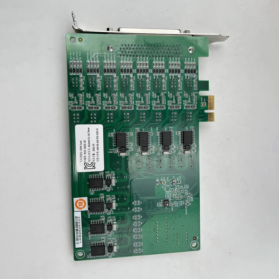 Advantech 통신 카드 절연 보호 기능 8 포트 RS-232/422/485 PCIE-1622C-AE 신