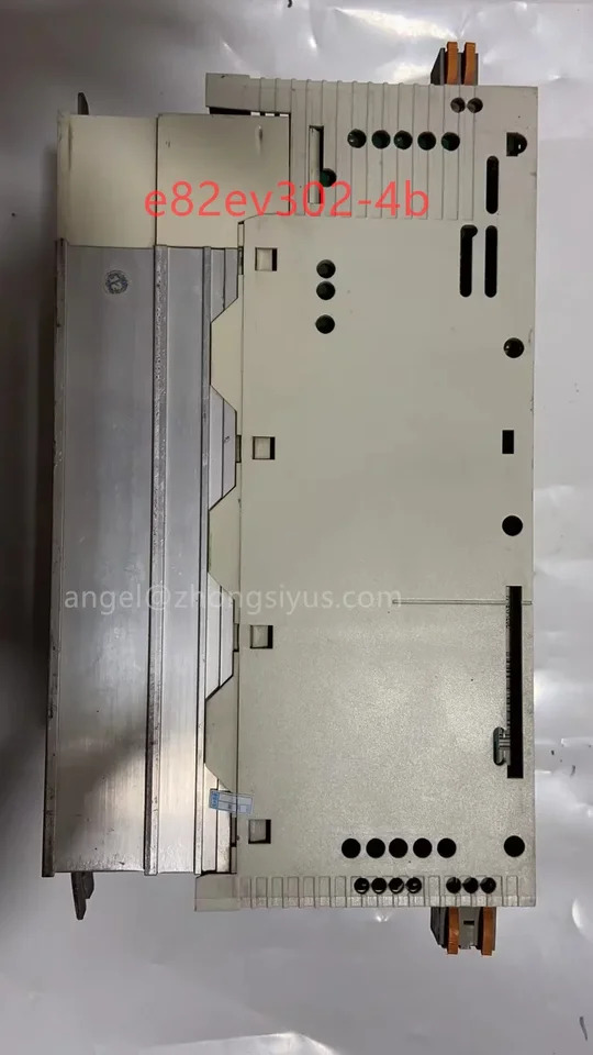 E82EV302-4B e82ev302-4b 인버터 포장 상태