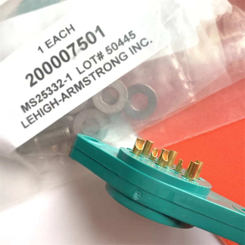MS25332-1 에이펙스 커넥터 소켓 PCD 금도금 풋 시트 8 피트 RSN116825