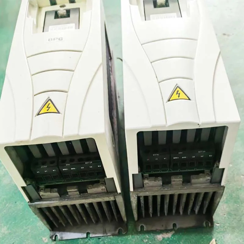 전부품 ACS550-01-06A9-4 제어 처리 인버터 3상 AC