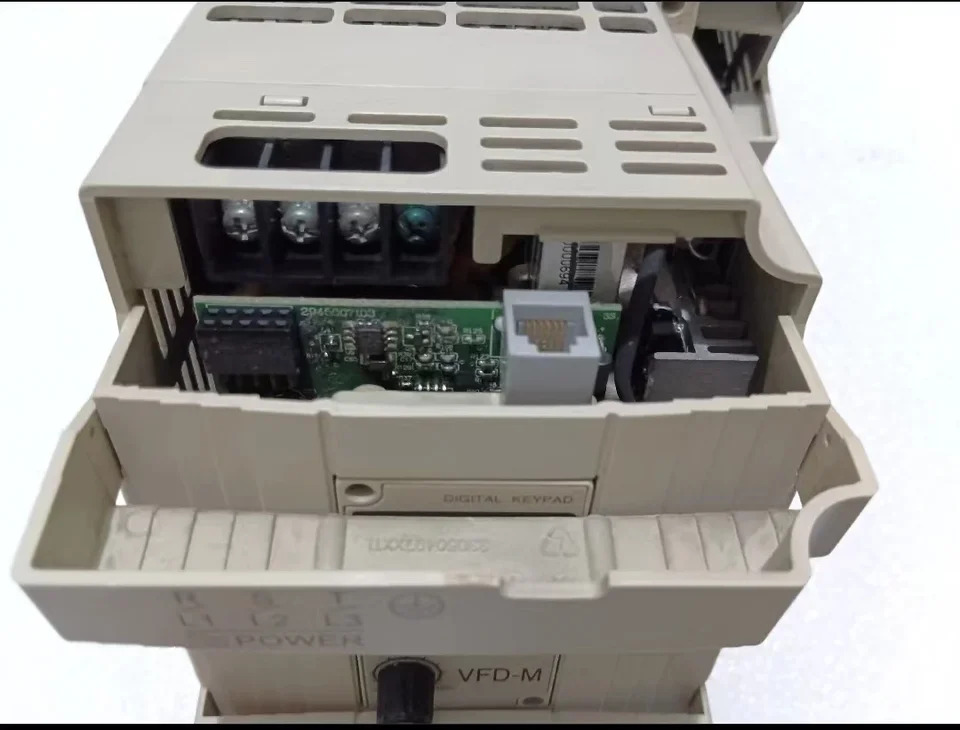 VFD015M21B-J 리퍼 델타 인버터 작동 기능 OK 1.5kW 220V