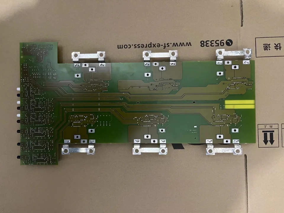 인버터 게이팅 모듈 IGD6 6SE7033-7EH84-1JC1 유닛 3 AC 380-460V 50Hz 60Hz A. DC 510-620V 370A 6SE7033 7EH84 1JC