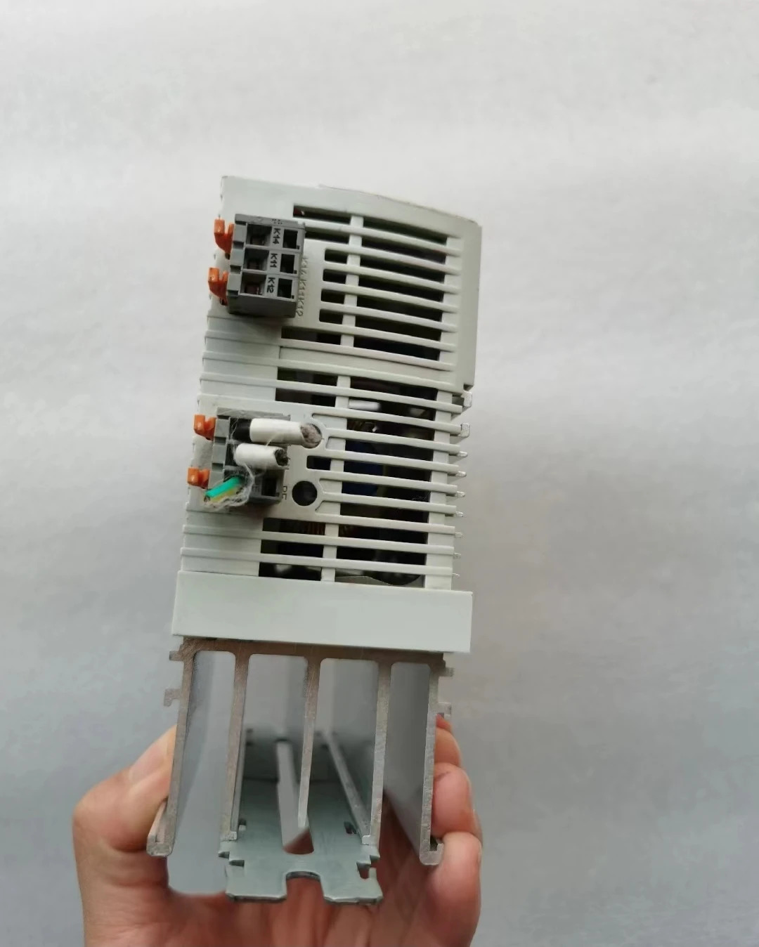 E82EV3712C 리퍼 인버터 0.37kW/220V 기능 작동 OK