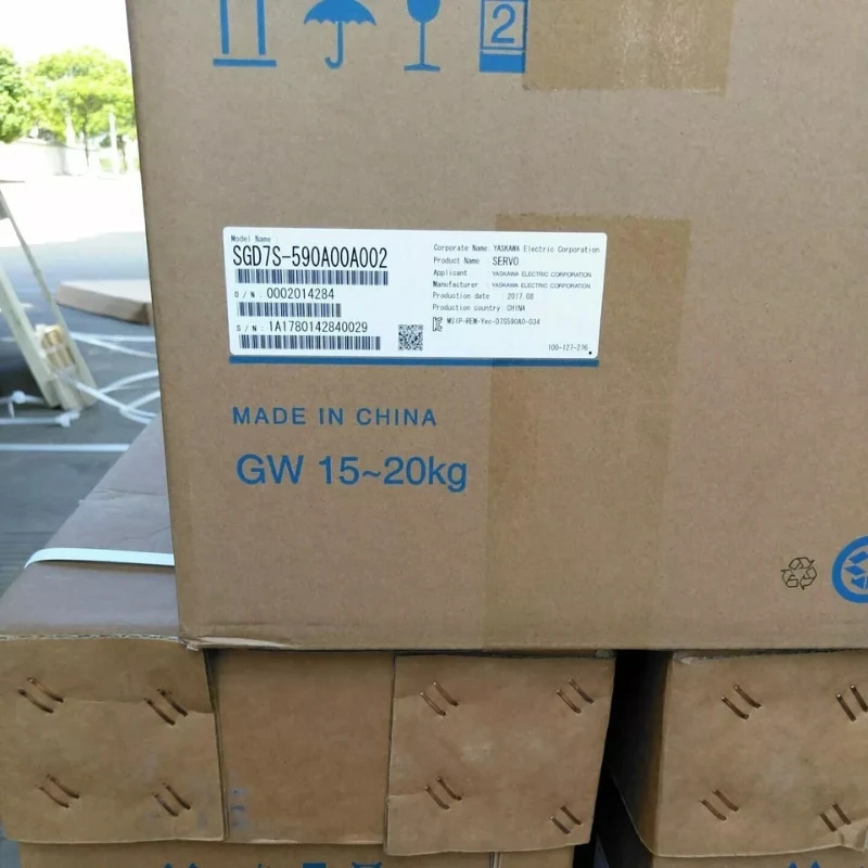 새 Yaskawa SGD7S-590A00A002 서보 드라이브