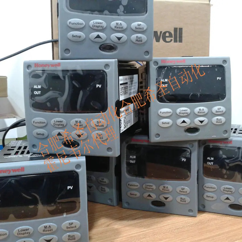 하니웰 온도 조절기 DC2500-C0-1A00-200-00000-00-0 포장