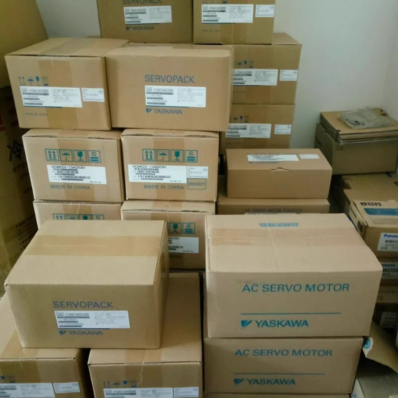Yaskawa SGD7S-2R8A00A002 Sevro 드라이브 서보팩 SGD7S2R8A00A002 내 신