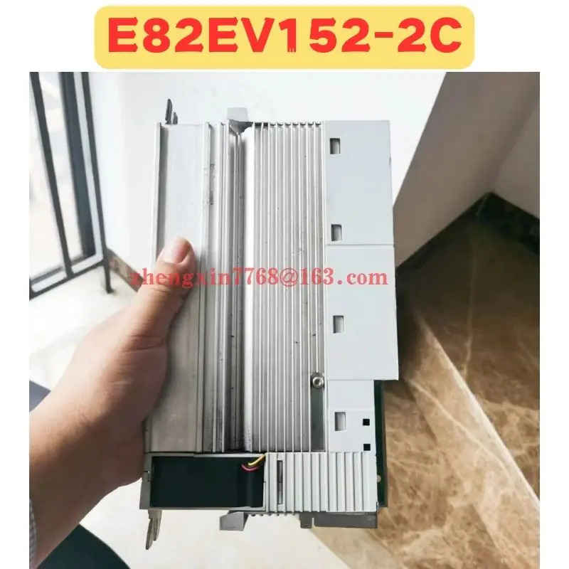 리퍼 주파수 변환기 E82EV152-2C 정상 기능 완료 E82EV152 2C