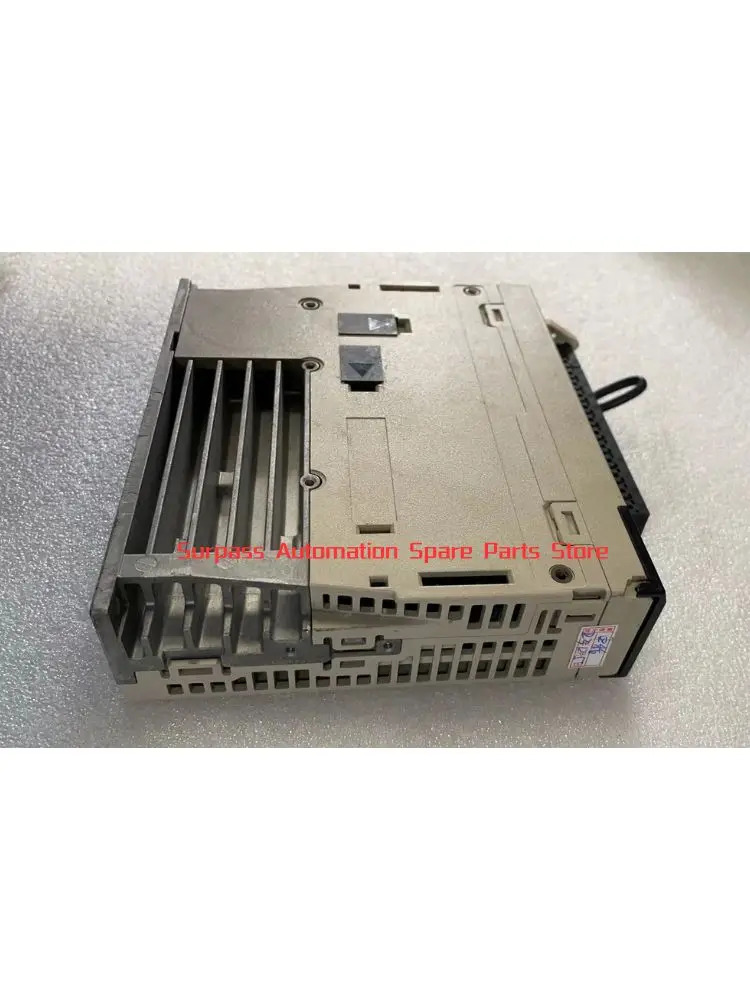 SGD7S-1R6A00A002 리퍼 서보 드라이브 200W 기능 작동 OK
