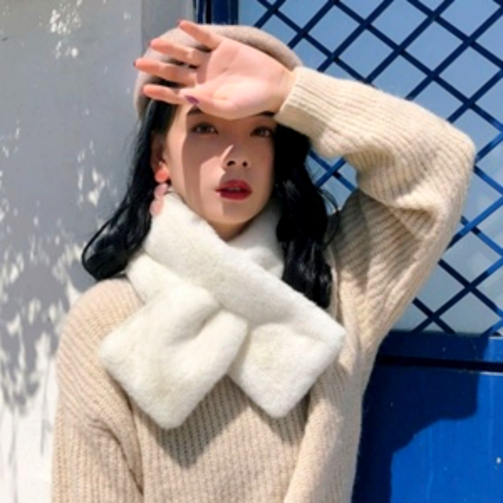 쁘띠사이즈간편착용퍼목도리 숏기장겨울필수템털목도리 페이크퍼따뜻한에코퍼머플러 - 상품 이미지