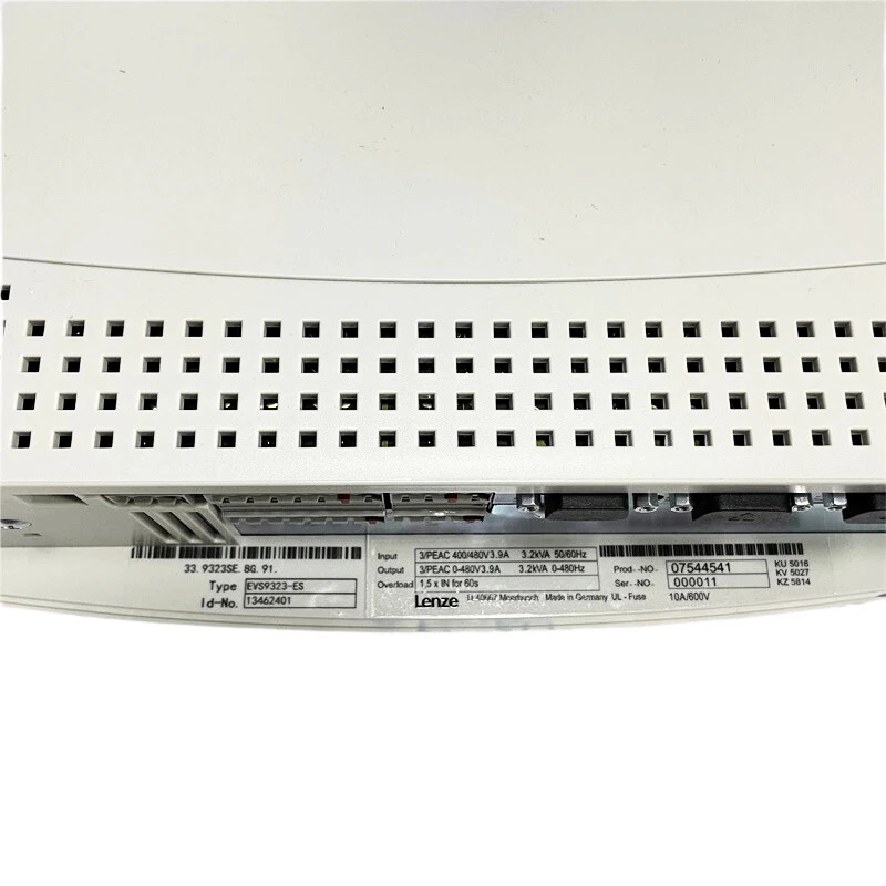 Lenze EVS9323-ES 전원공급장치