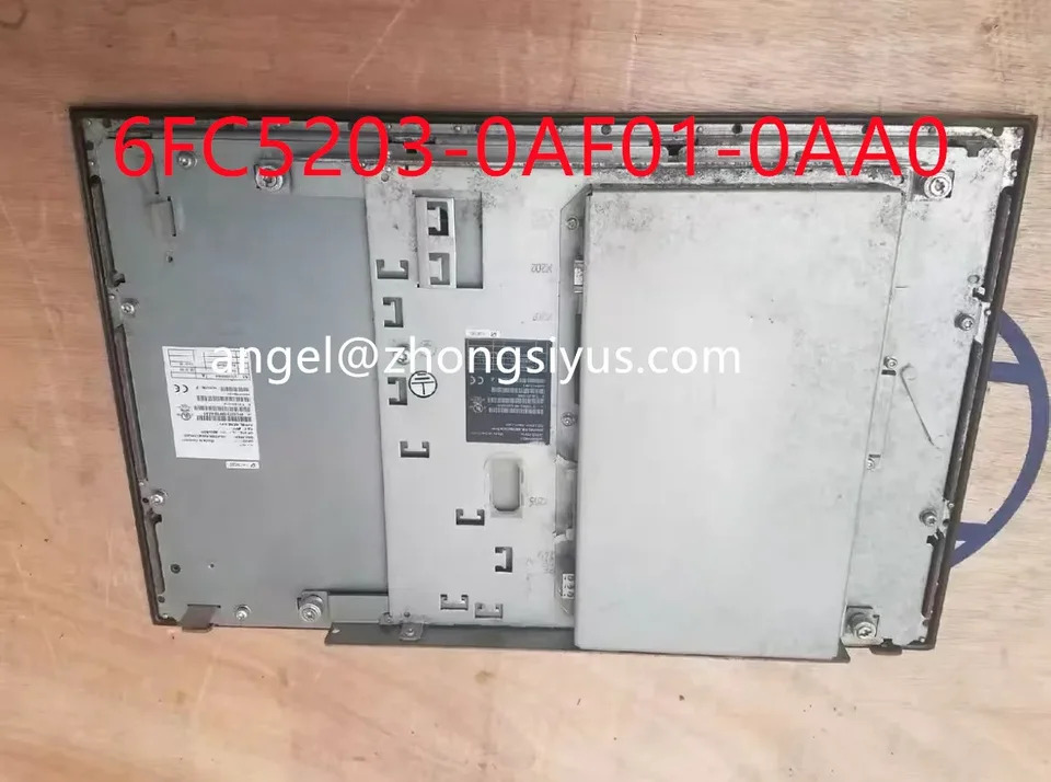 6FC5203-0AF01-0AA0  SINUMERIK OPERATOR PANEL FRONT OP 010 C 10.4 in good condition Functional norma