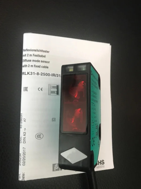 독일 확산 반사율 센서 205234 RLK31-8-2500-IR/31/115