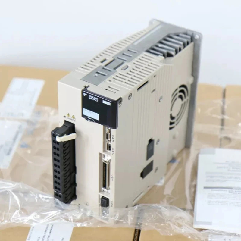 Yaskawa 서보 드라이브 신형 SGDV-2R8F01A 신속